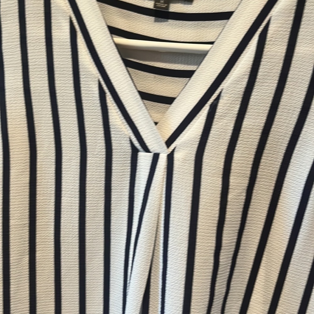 Adrianna Papell Top! Excellent Condition! - Picture 4 of 5